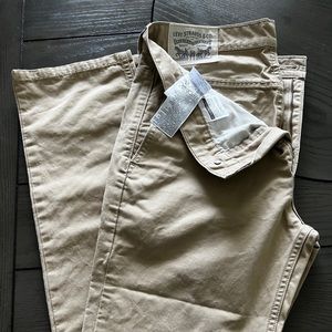 Levi’s khakis